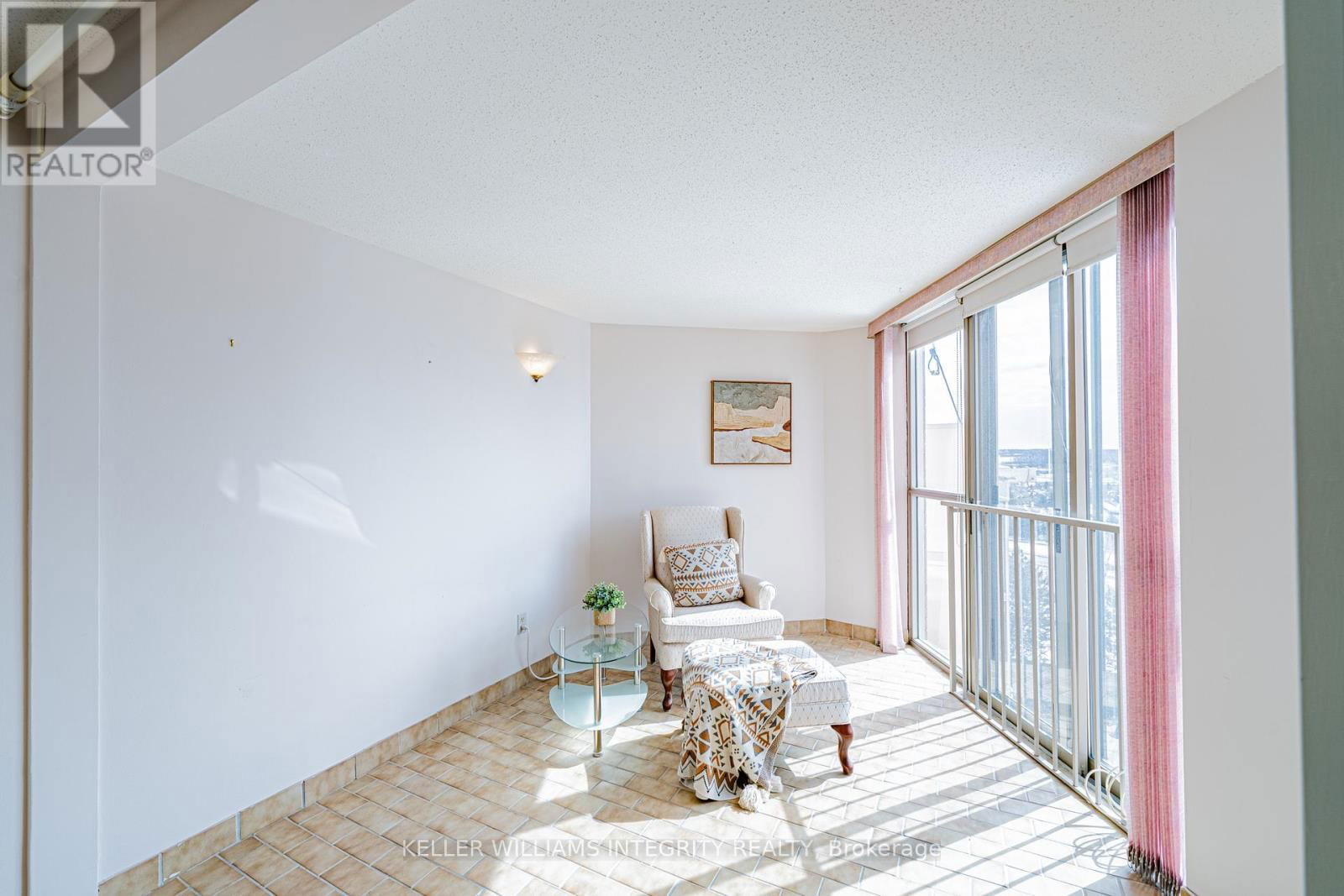 1001 - 960 TERON ROAD Image 19