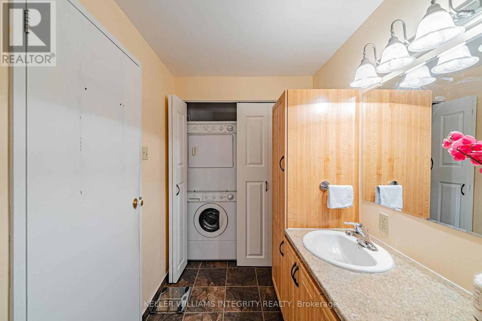 1001 - 960 TERON ROAD Image 29