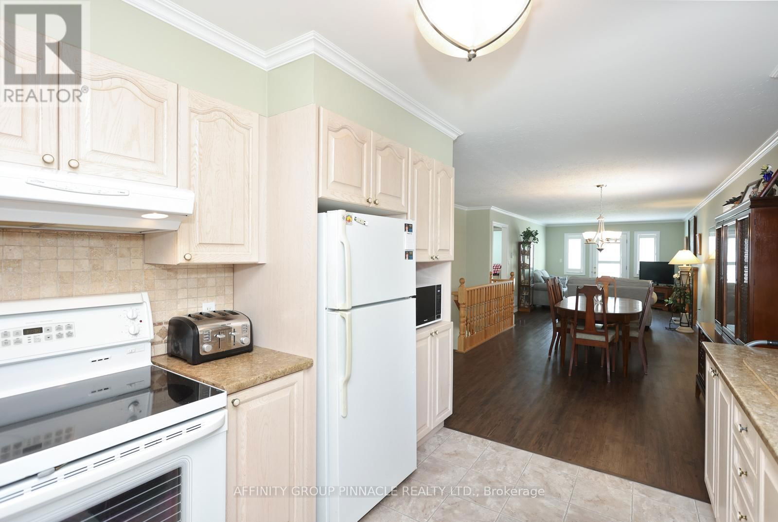 5 SUSAN COURT Image 14