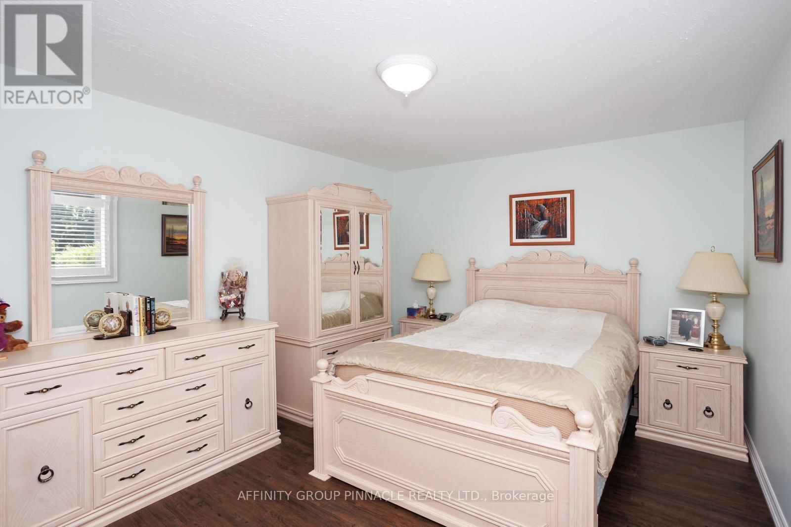 5 SUSAN COURT Image 24
