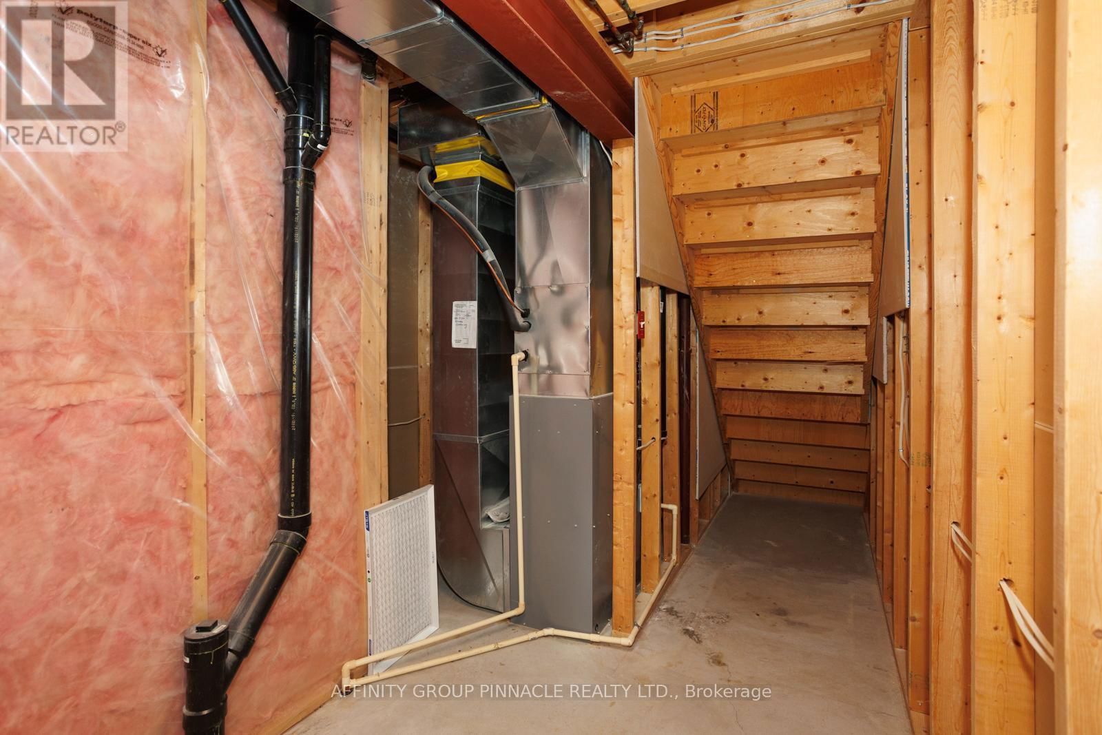 5 SUSAN COURT Image 38