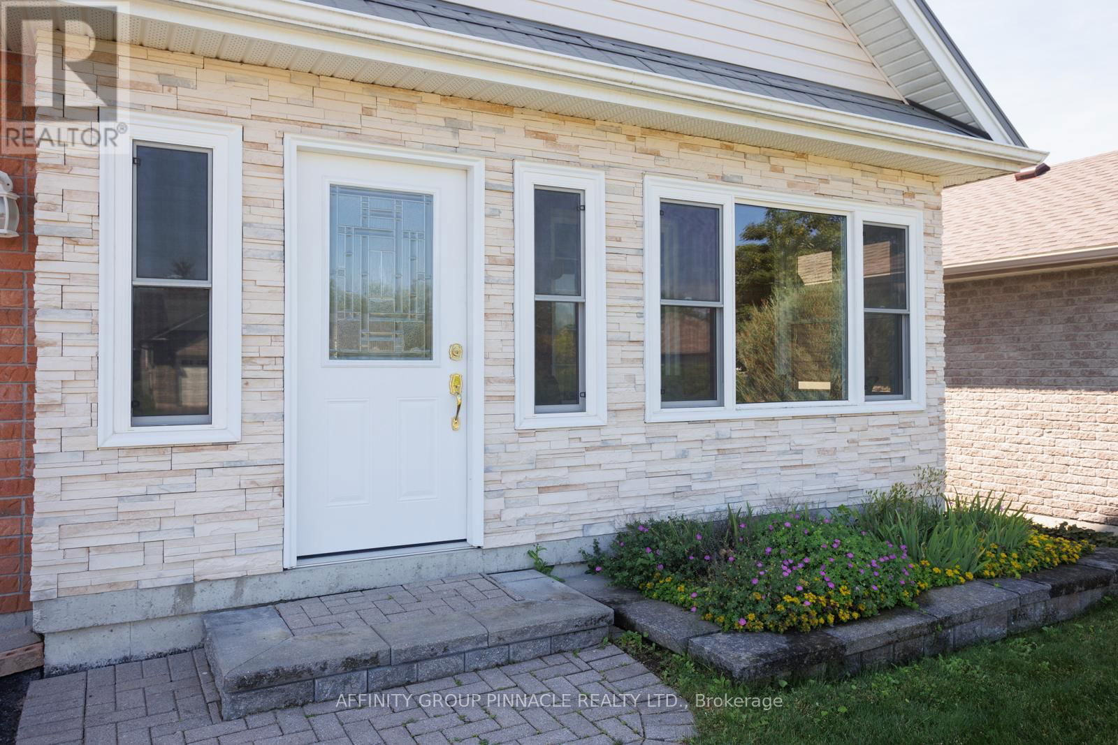 5 SUSAN COURT Image 4