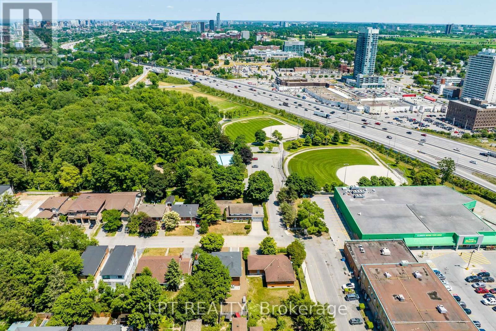 648 PARKVIEW ROAD Image 11