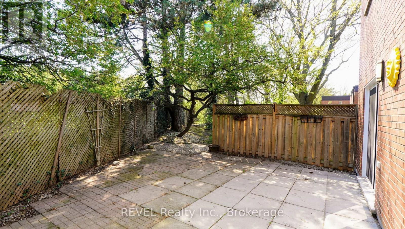 74 - 6453 COLBORNE STREET Image 31
