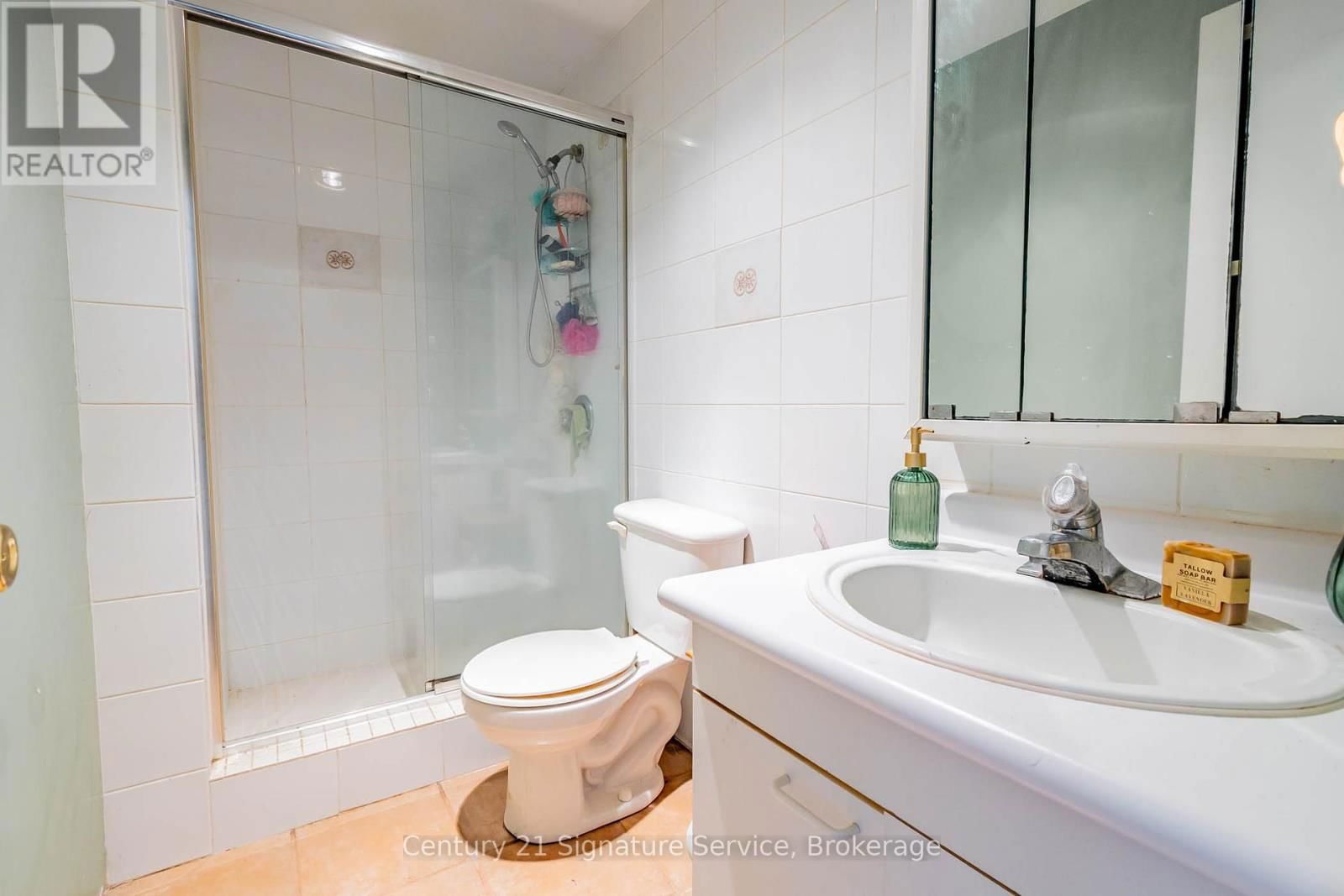 752 EMPIRE ROAD Image 10