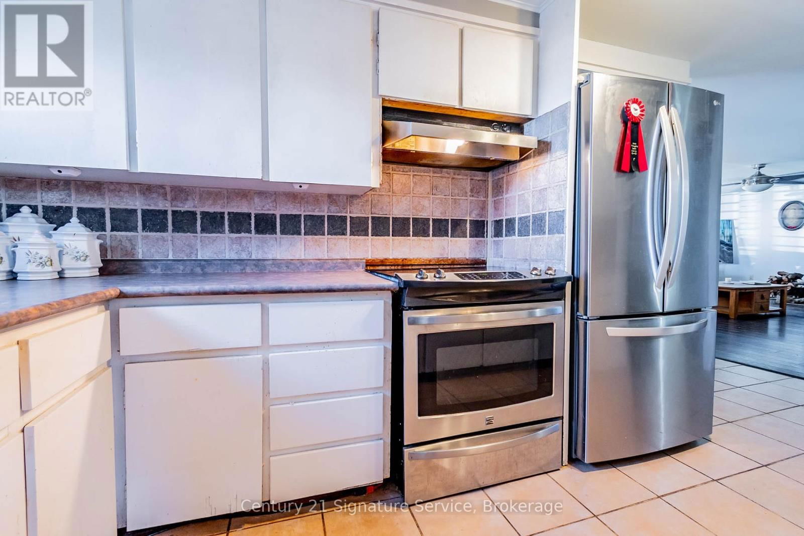 752 EMPIRE ROAD Image 14