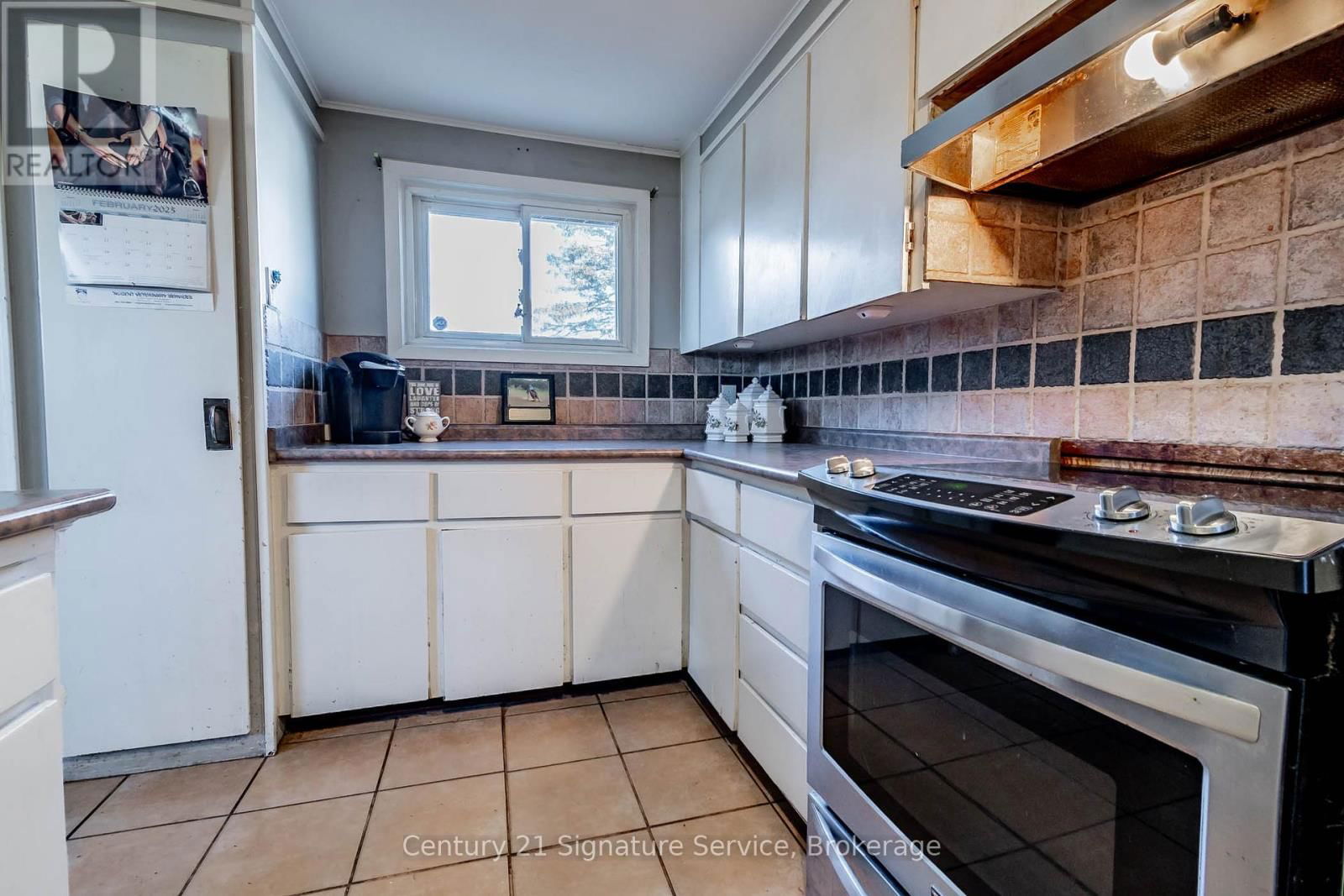752 EMPIRE ROAD Image 15