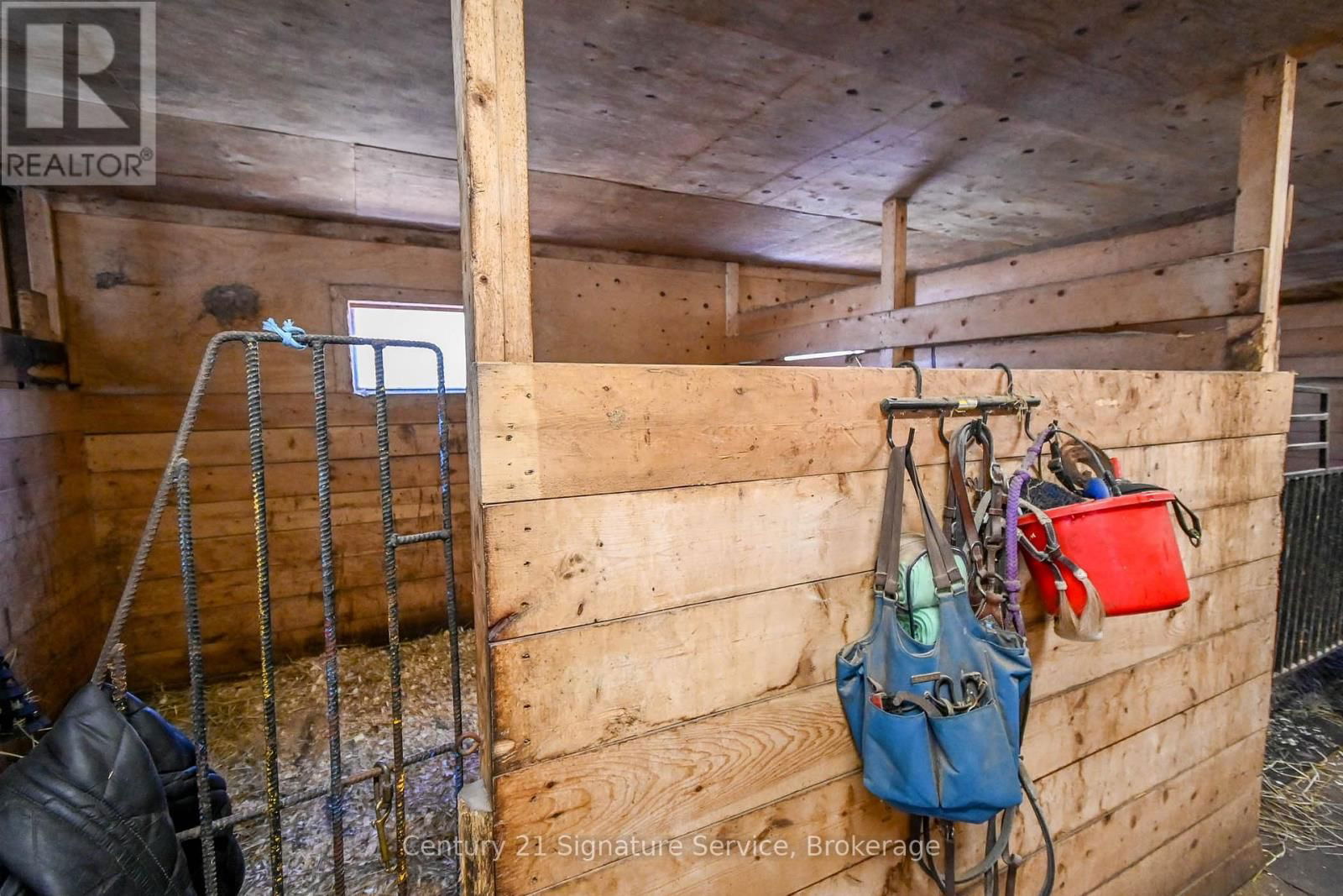 752 EMPIRE ROAD Image 21