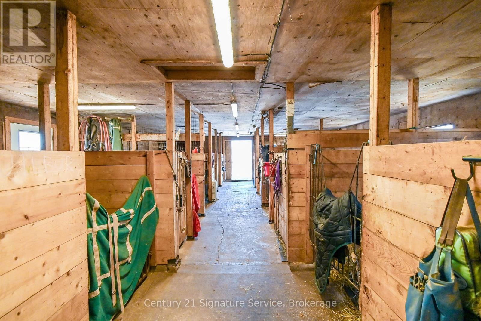 752 EMPIRE ROAD Image 22