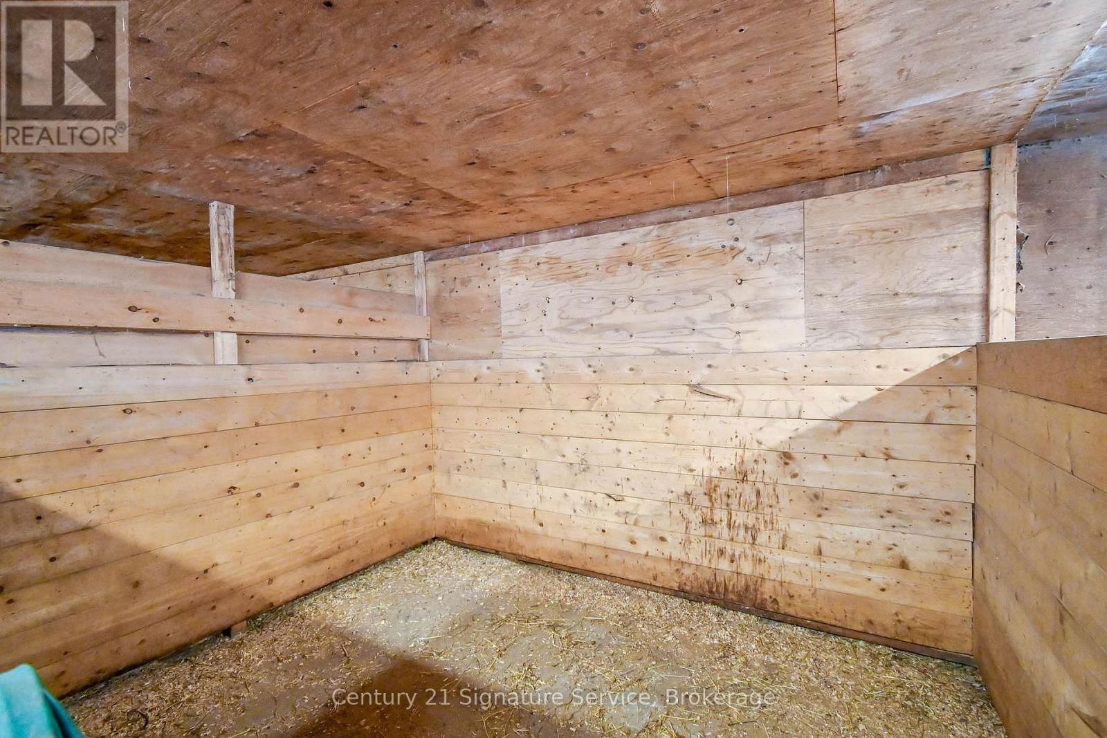 752 EMPIRE ROAD Image 23