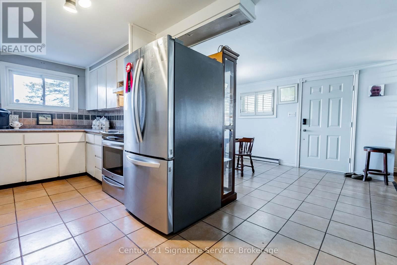 752 EMPIRE ROAD Image 8