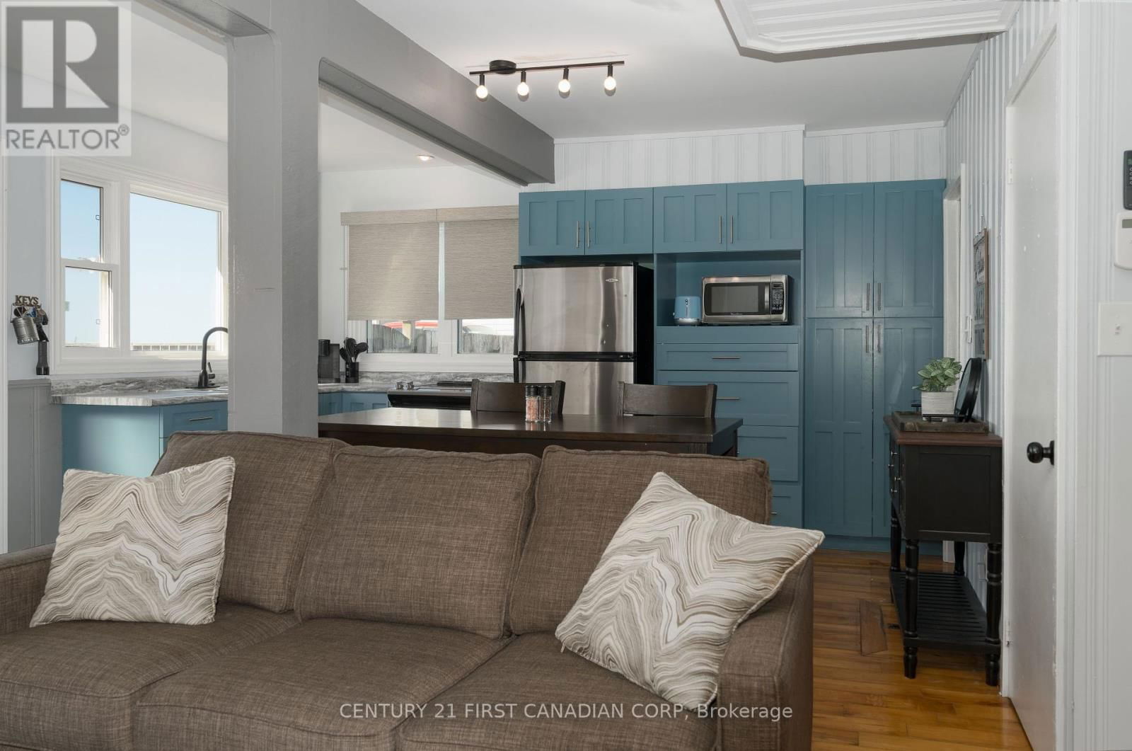 18512 ERIE SHORE DRIVE SOUTH Image 7