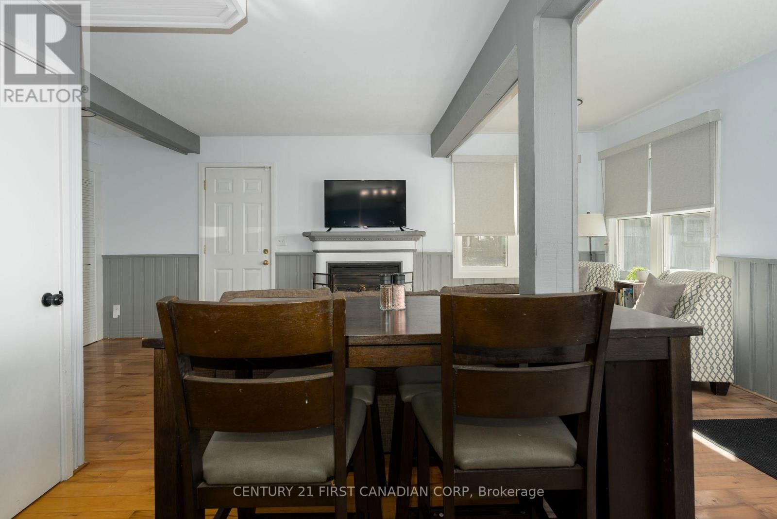 18512 ERIE SHORE DRIVE SOUTH Image 8