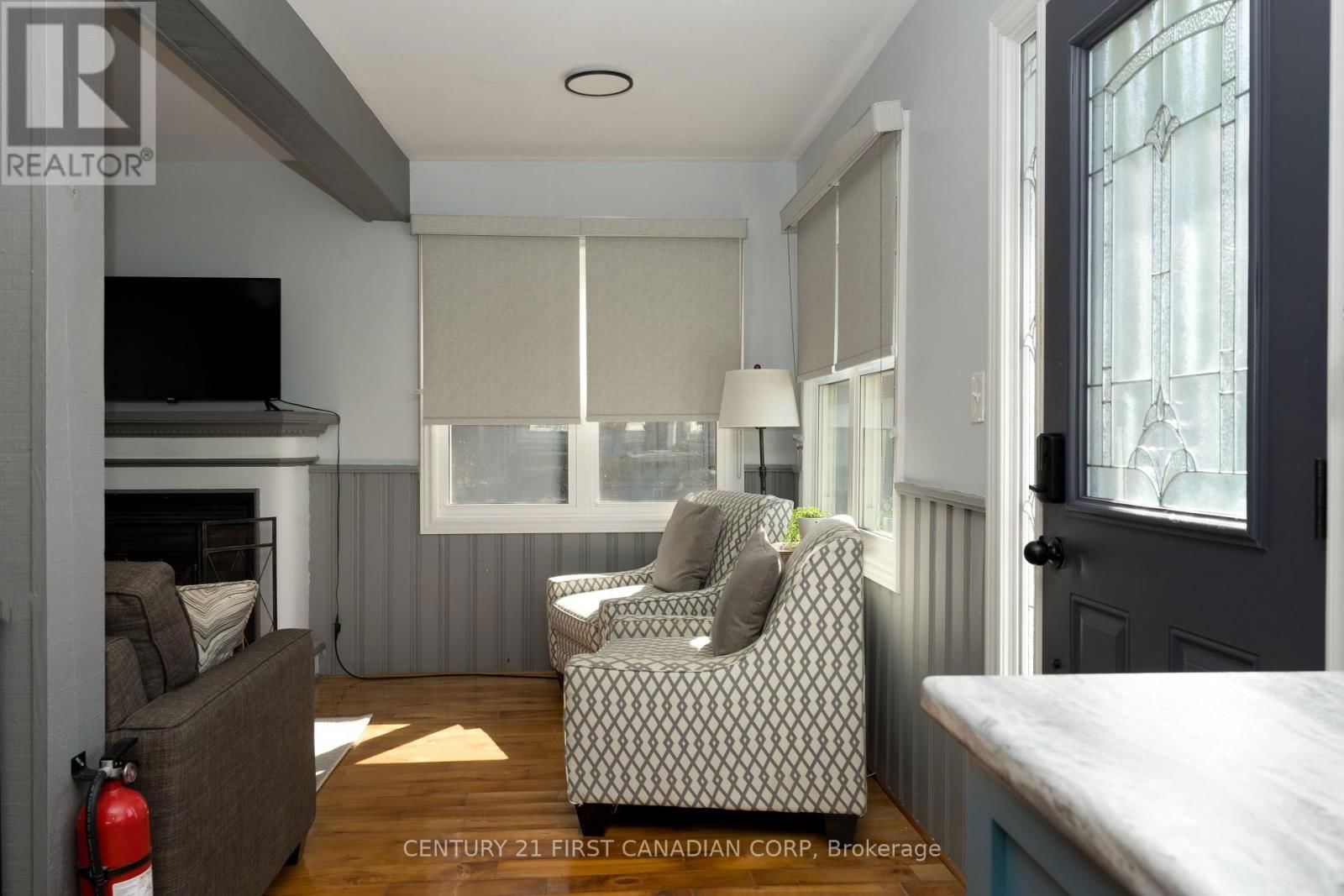 18512 ERIE SHORE DRIVE SOUTH Image 9