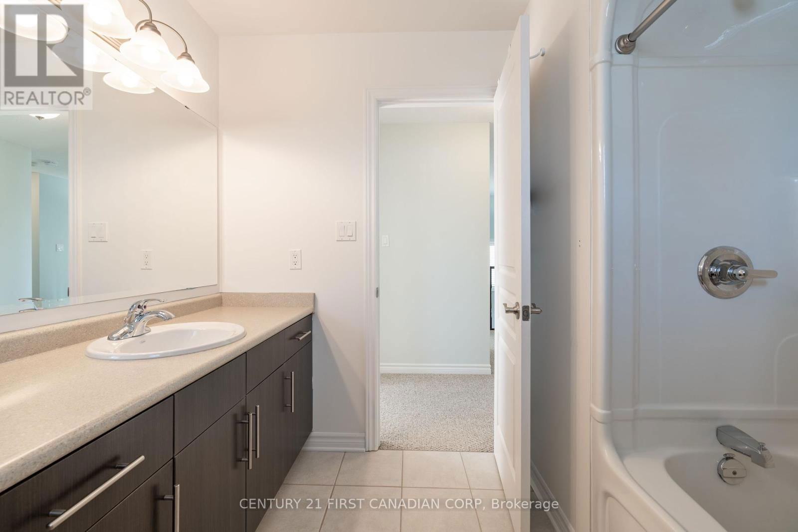3235 EMILYCARR LANE Image 26