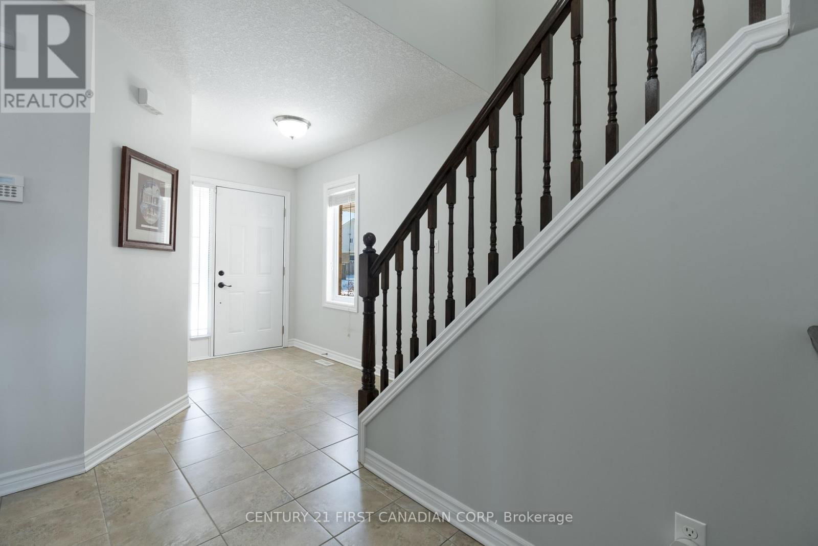 3235 EMILYCARR LANE Image 3