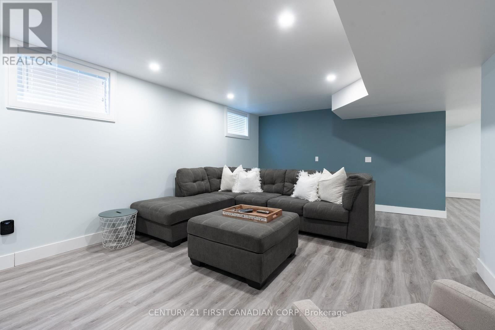 3235 EMILYCARR LANE Image 39