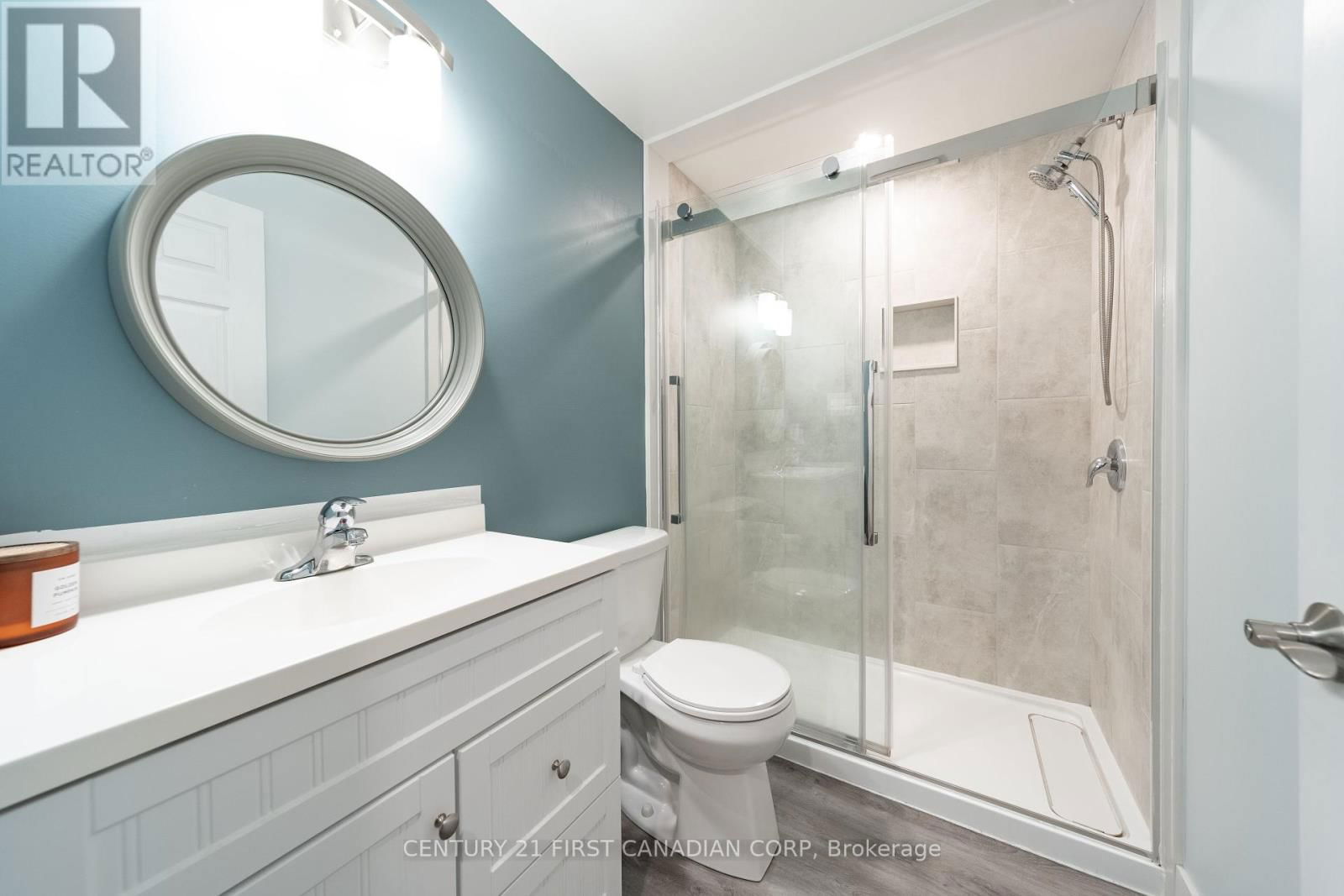 3235 EMILYCARR LANE Image 42