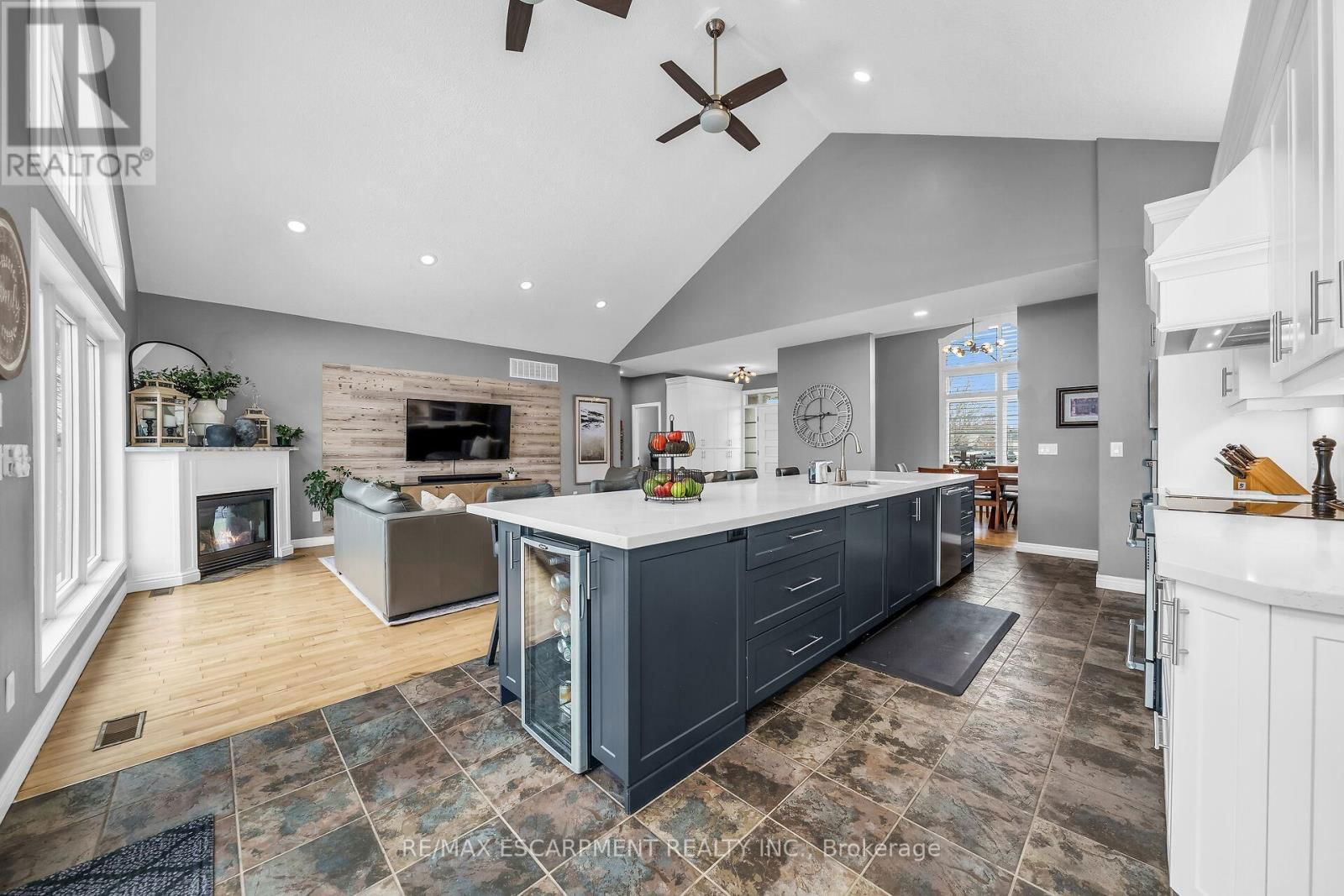 92 CELTIC DRIVE Image 10