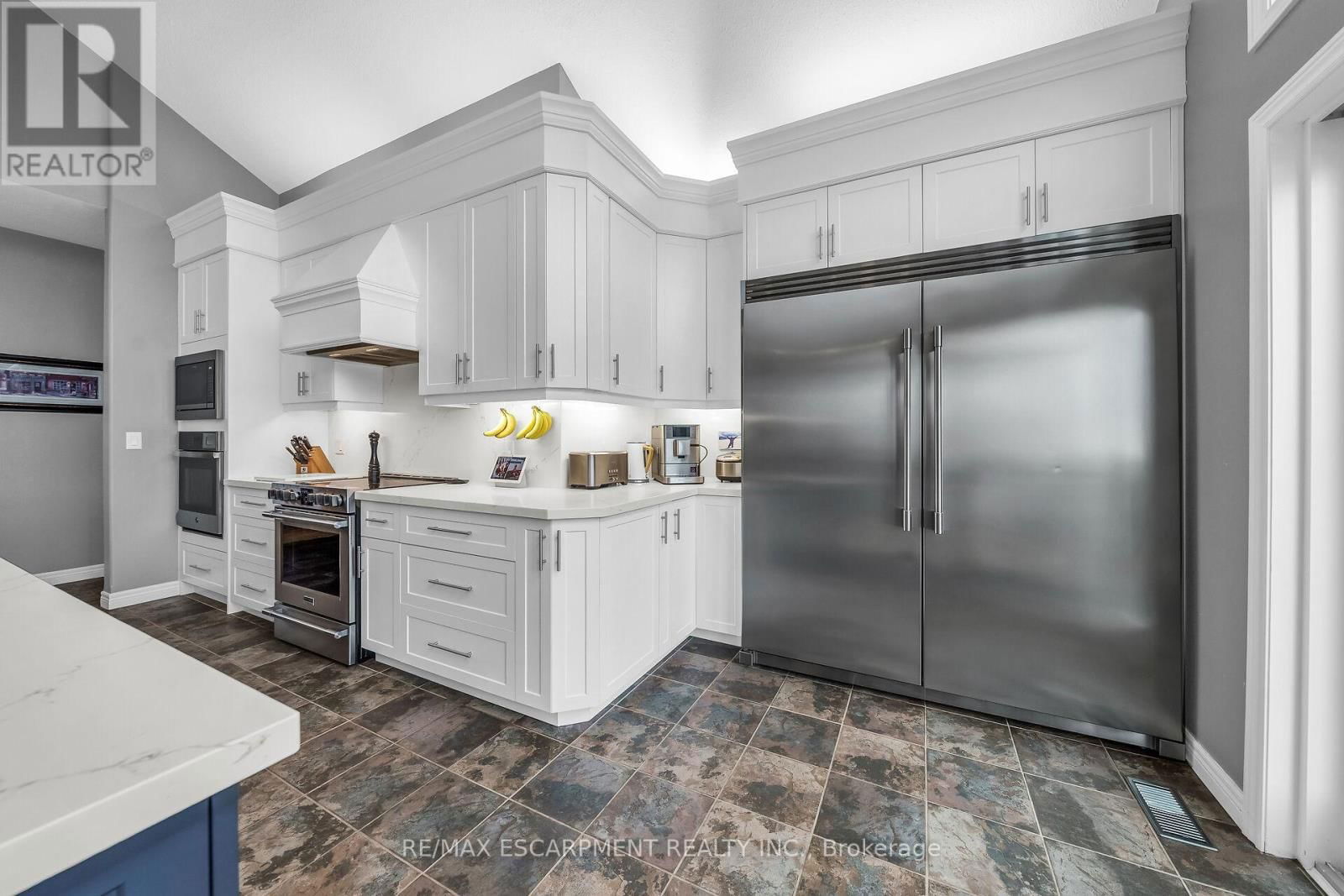 92 CELTIC DRIVE Image 11