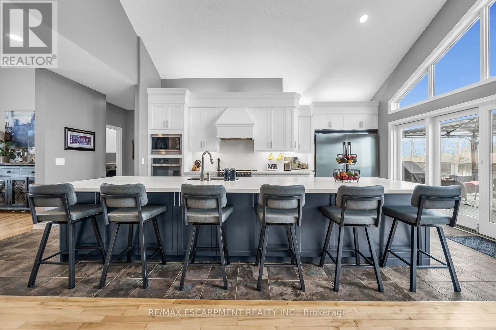 92 CELTIC DRIVE Image 12