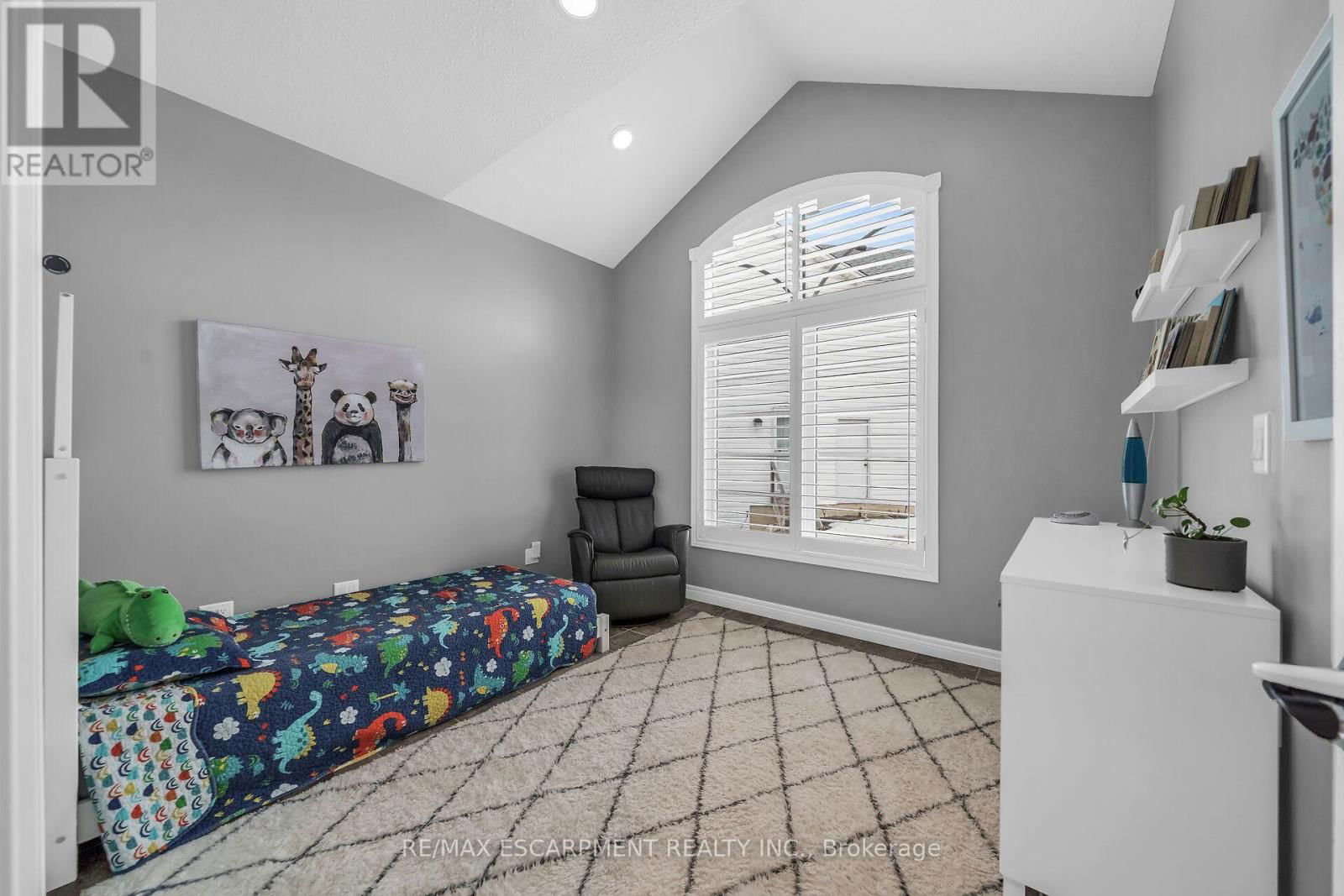 92 CELTIC DRIVE Image 13