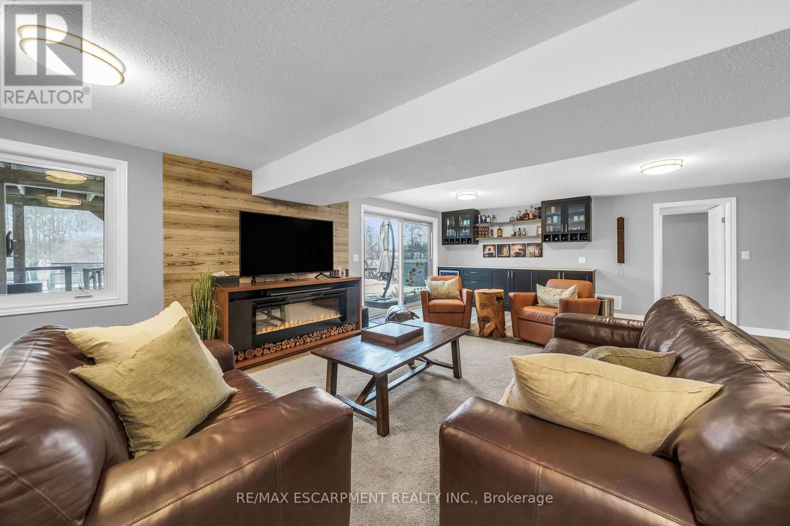 92 CELTIC DRIVE Image 23