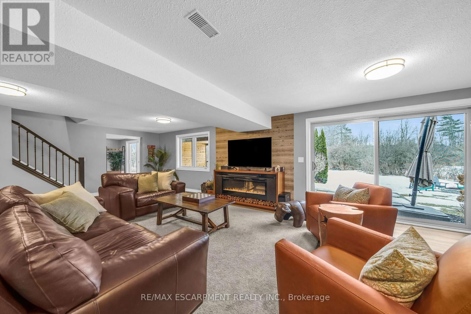 92 CELTIC DRIVE Image 24