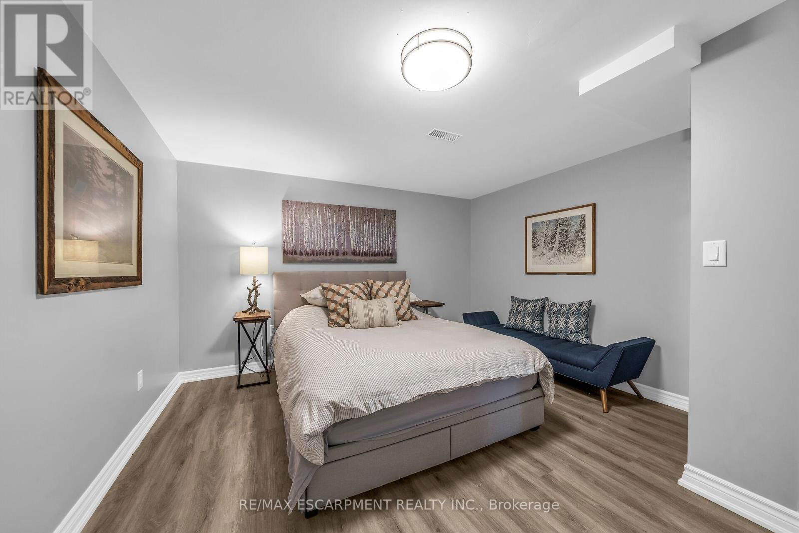 92 CELTIC DRIVE Image 29