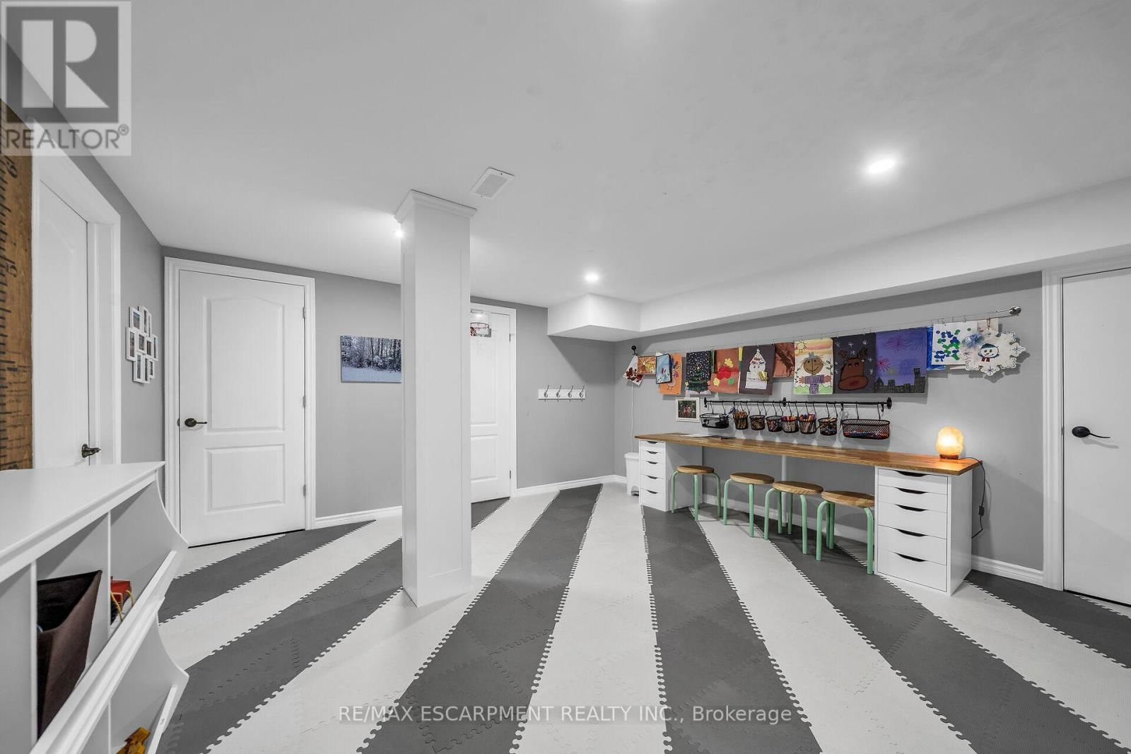 92 CELTIC DRIVE Image 31