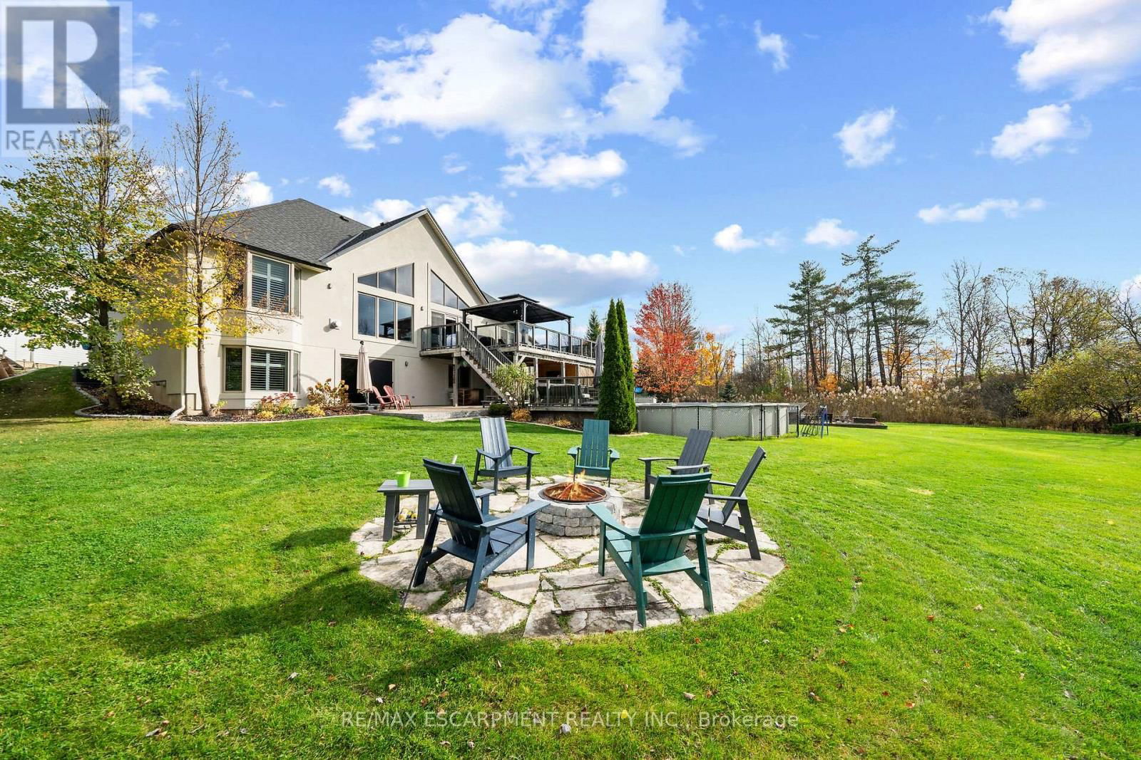92 CELTIC DRIVE Image 34