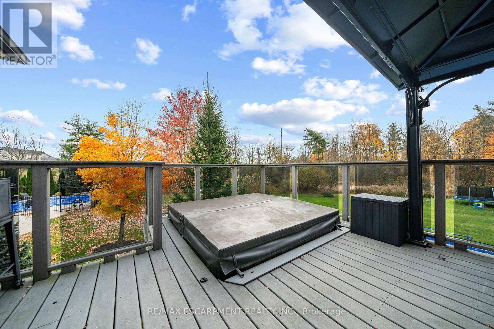 92 CELTIC DRIVE Image 39
