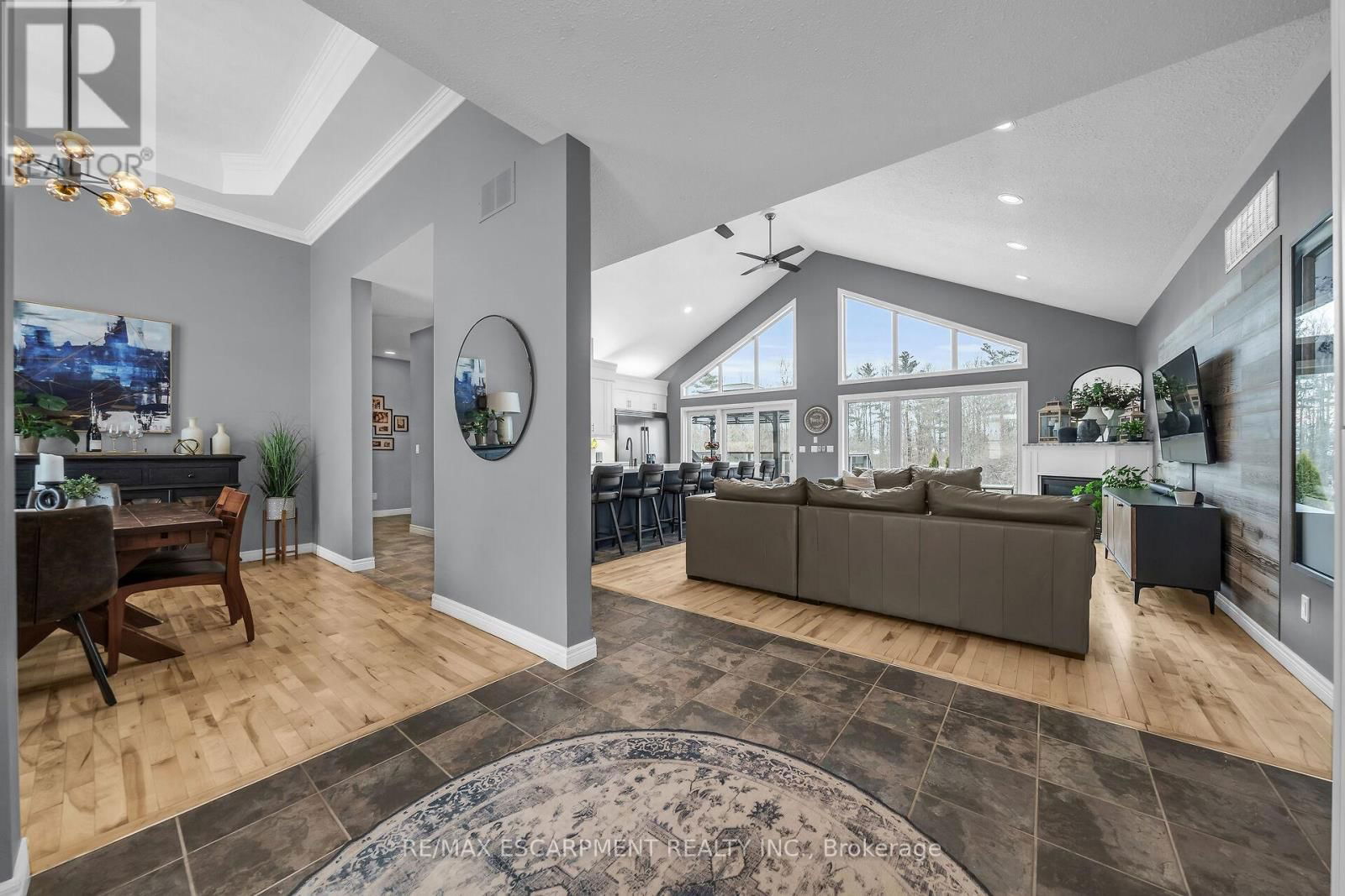 92 CELTIC DRIVE Image 4