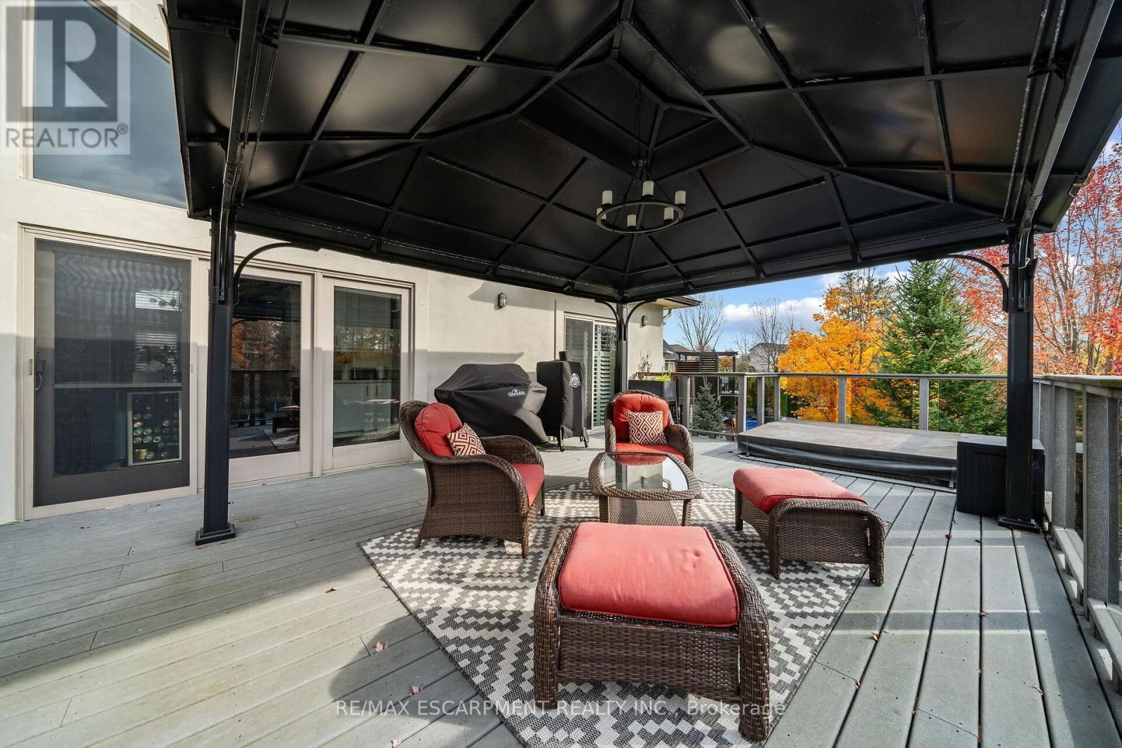 92 CELTIC DRIVE Image 40
