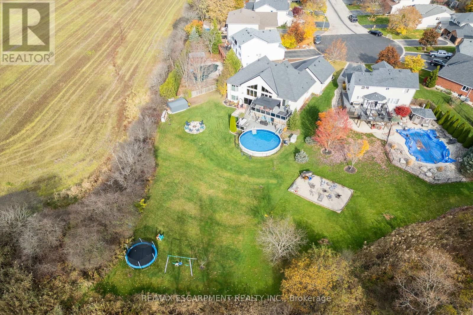 92 CELTIC DRIVE Image 45