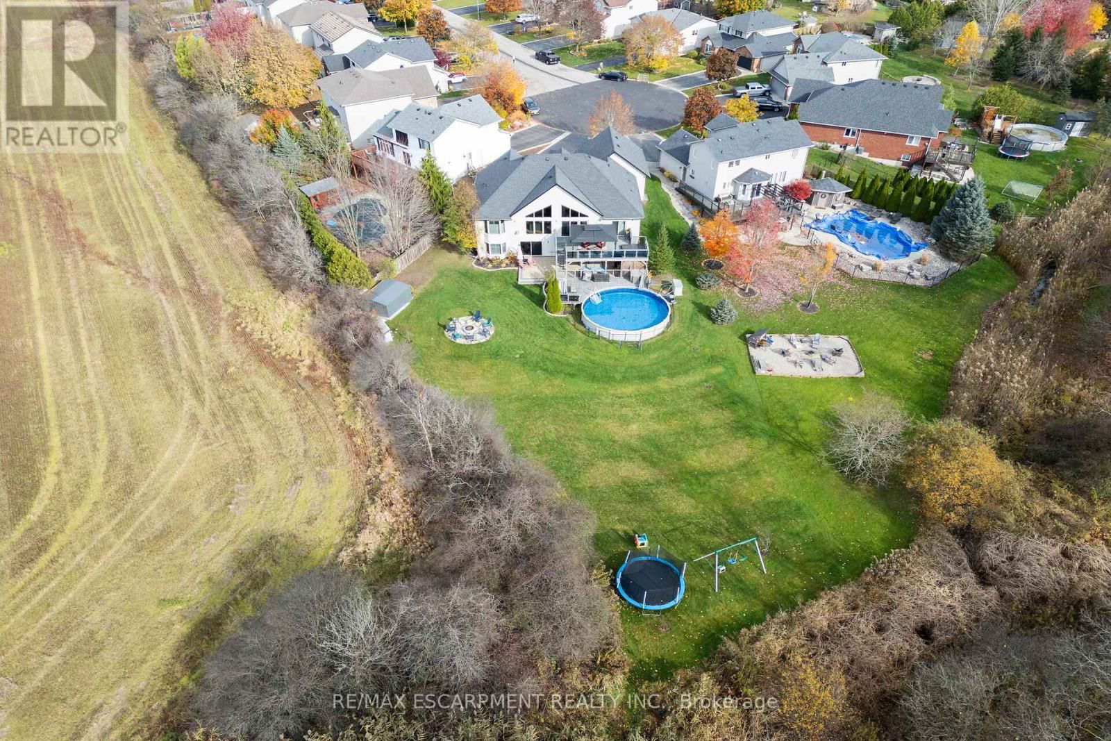 92 CELTIC DRIVE Image 46