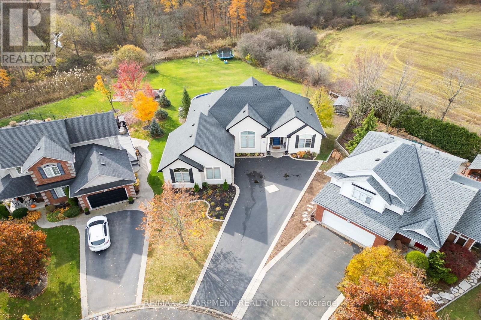 92 CELTIC DRIVE Image 48
