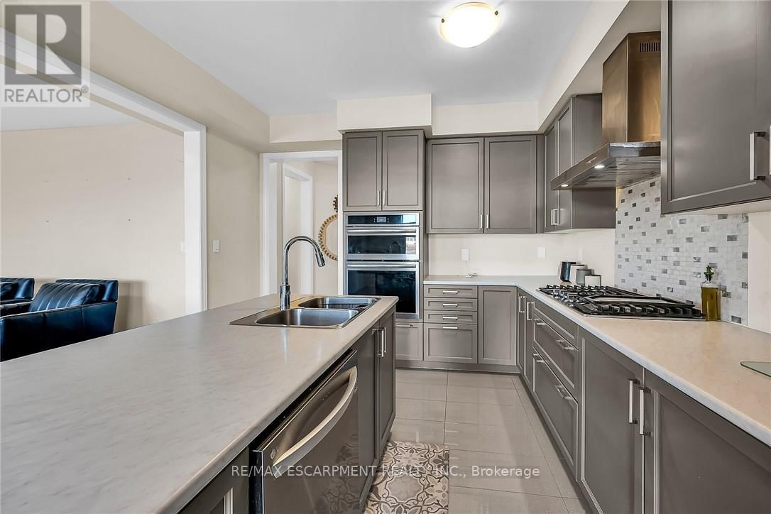 14 OAKTREE DRIVE Image 13
