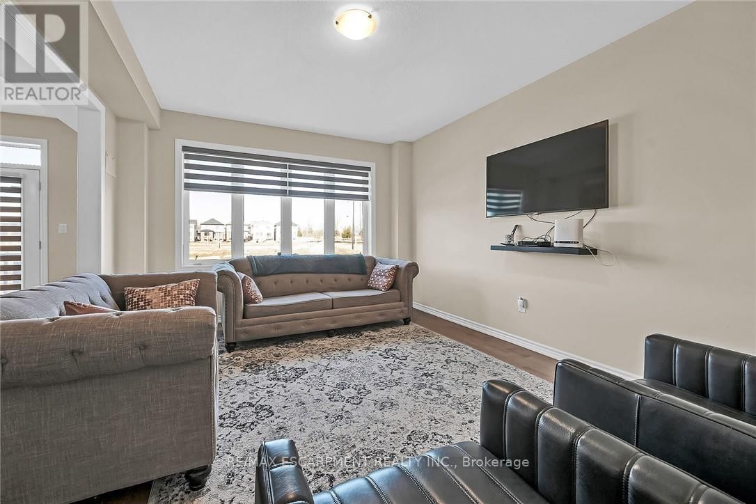 14 OAKTREE DRIVE Image 17