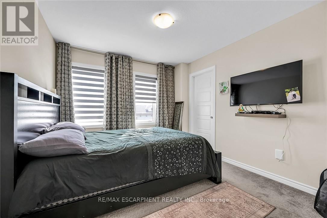 14 OAKTREE DRIVE Image 25