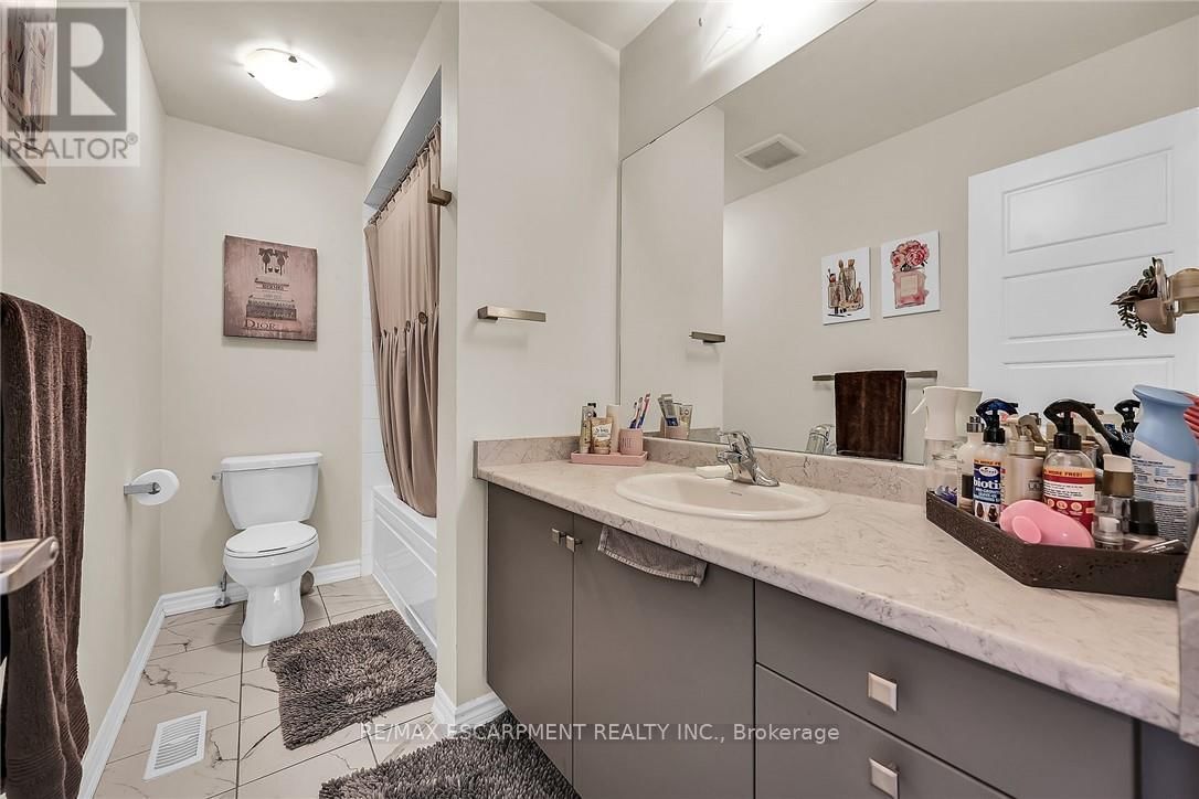 14 OAKTREE DRIVE Image 30