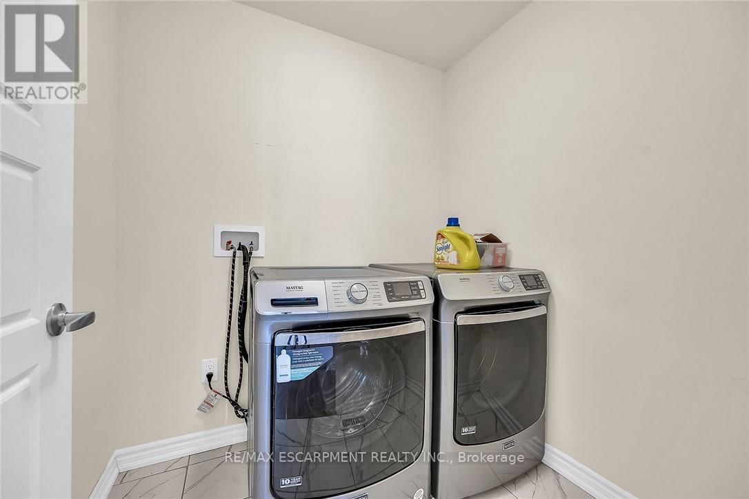 14 OAKTREE DRIVE Image 32