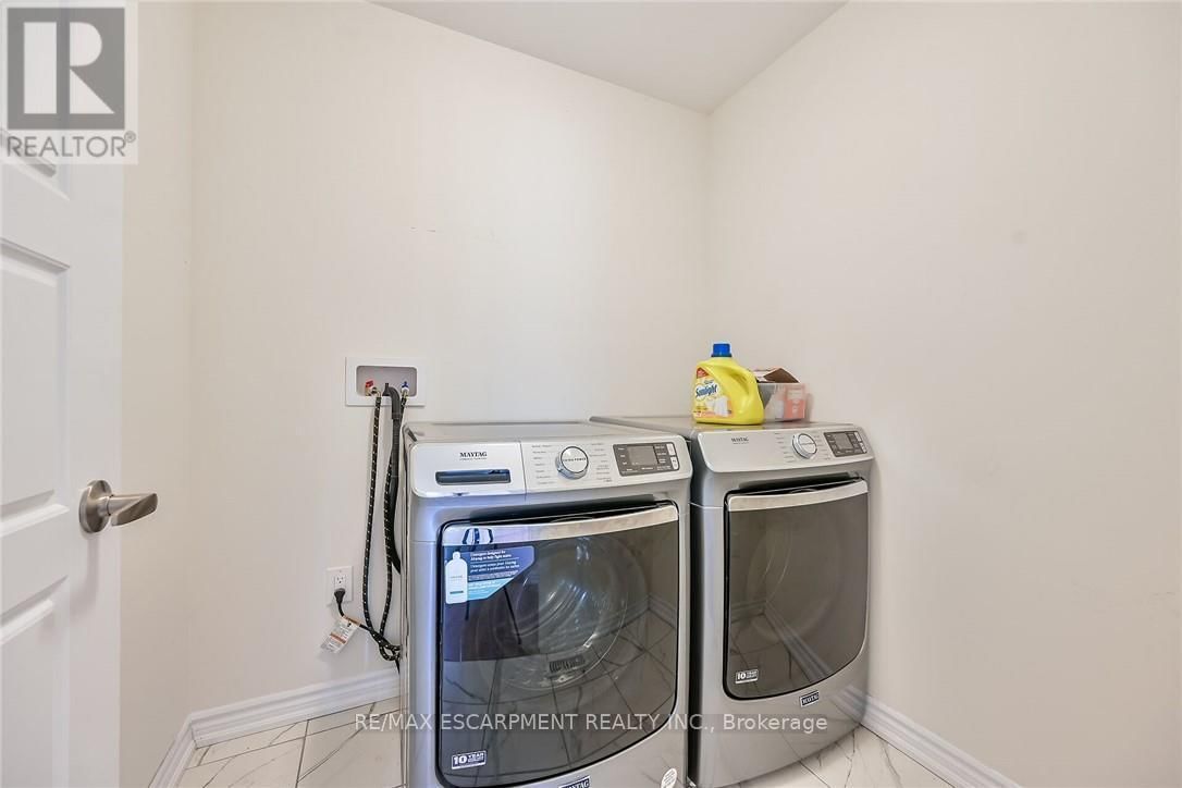 14 OAKTREE DRIVE Image 33