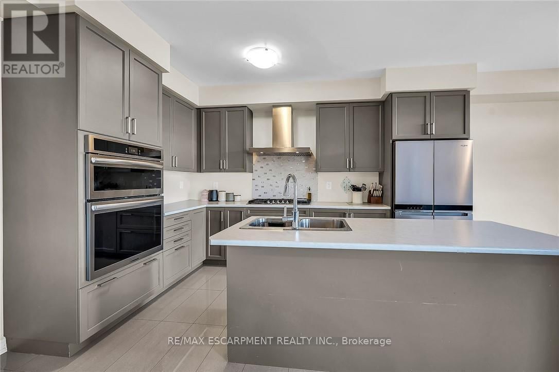 14 OAKTREE DRIVE Image 9