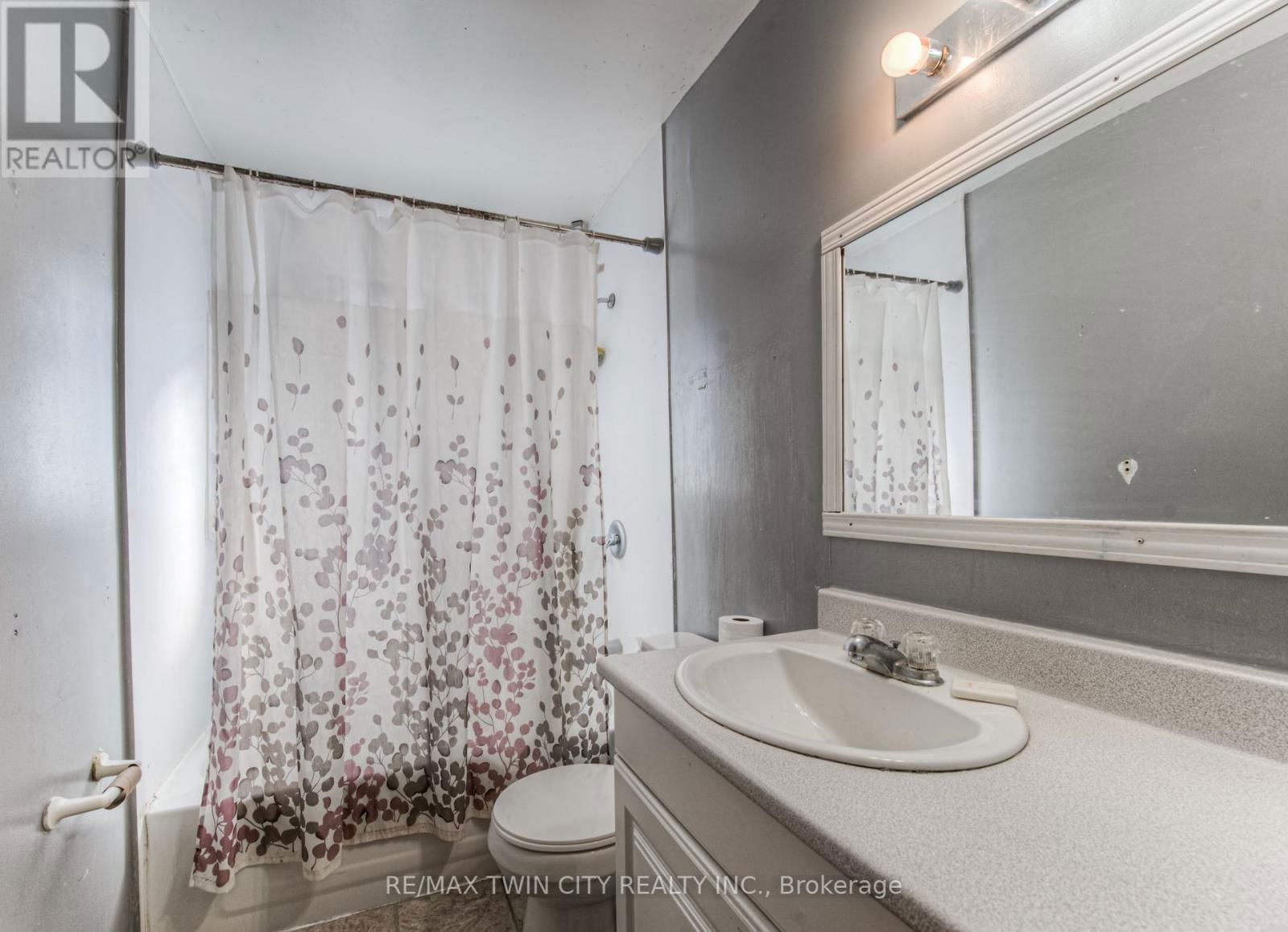 486 HIGHLAND ROAD EAST Image 15