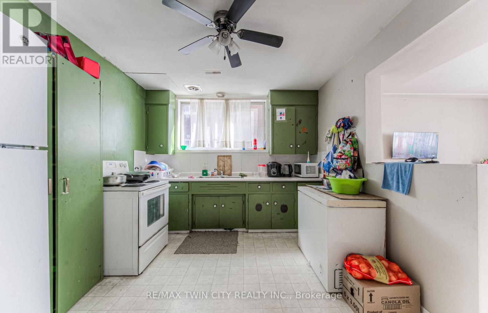486 HIGHLAND ROAD EAST Image 21