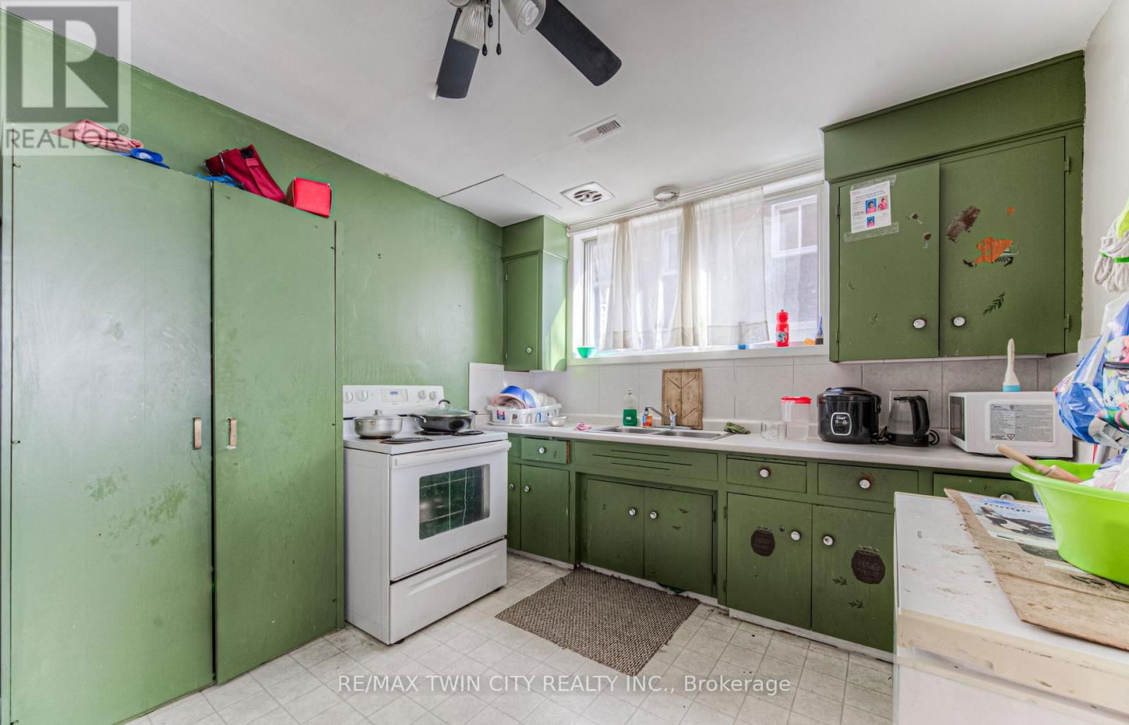 486 HIGHLAND ROAD EAST Image 22
