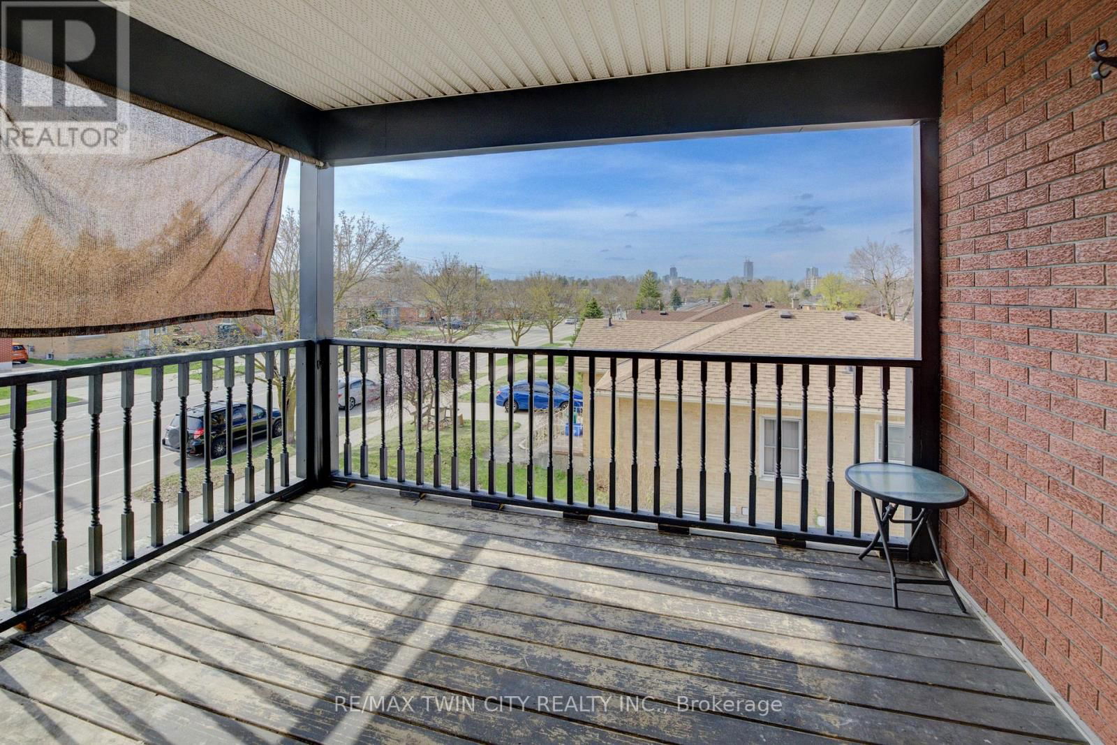 486 HIGHLAND ROAD EAST Image 31