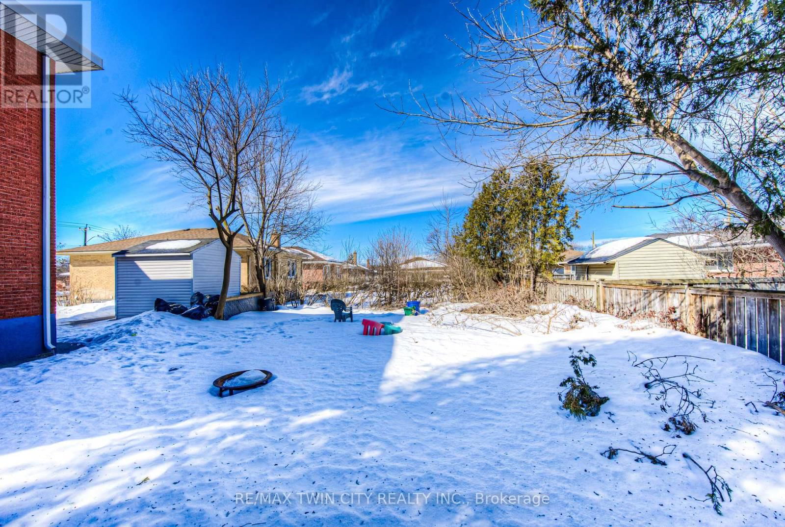 486 HIGHLAND ROAD EAST Image 34