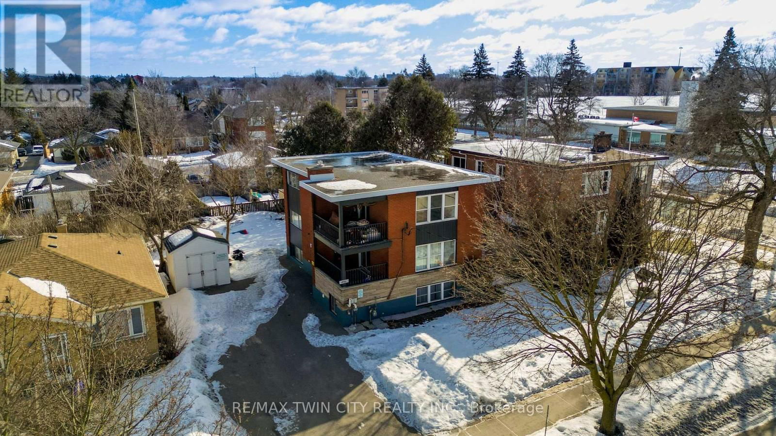 486 HIGHLAND ROAD EAST Image 35